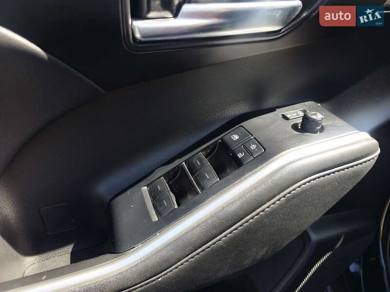 Позашляховик / Кросовер Toyota Highlander 2020 в Львові