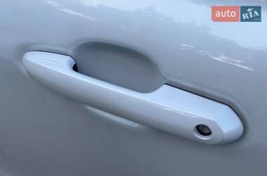 Позашляховик / Кросовер Toyota Highlander 2024 в 