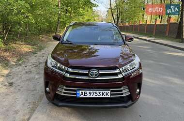 Позашляховик / Кросовер Toyota Highlander 2017 в Києві