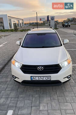 Позашляховик / Кросовер Toyota Highlander 2013 в 
