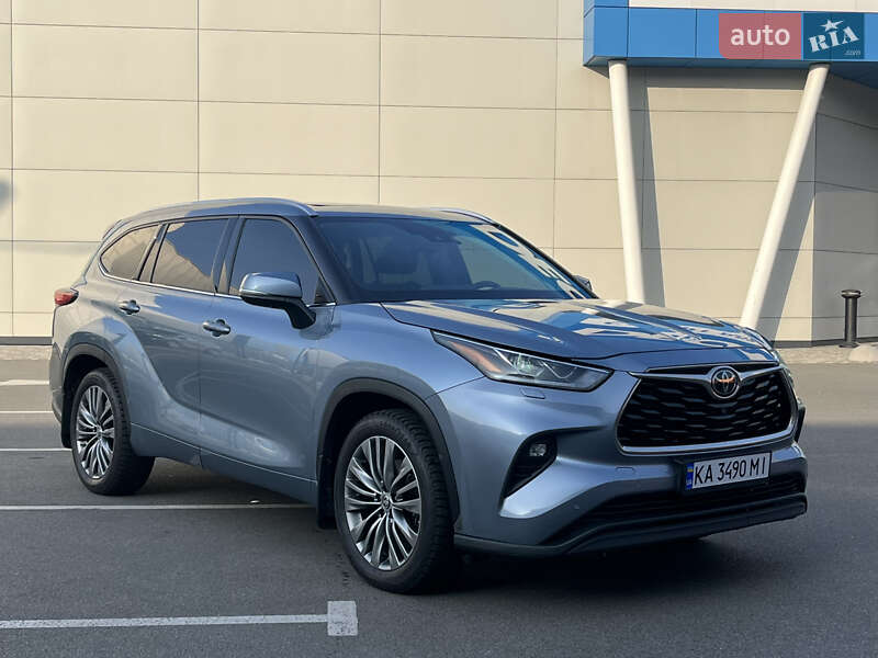 Внедорожник / Кроссовер Toyota Highlander 2020 в 