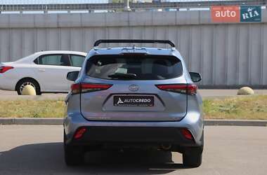 Внедорожник / Кроссовер Toyota Highlander 2020 в 