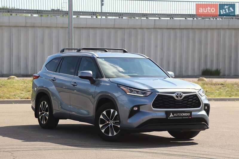 Внедорожник / Кроссовер Toyota Highlander 2020 в 