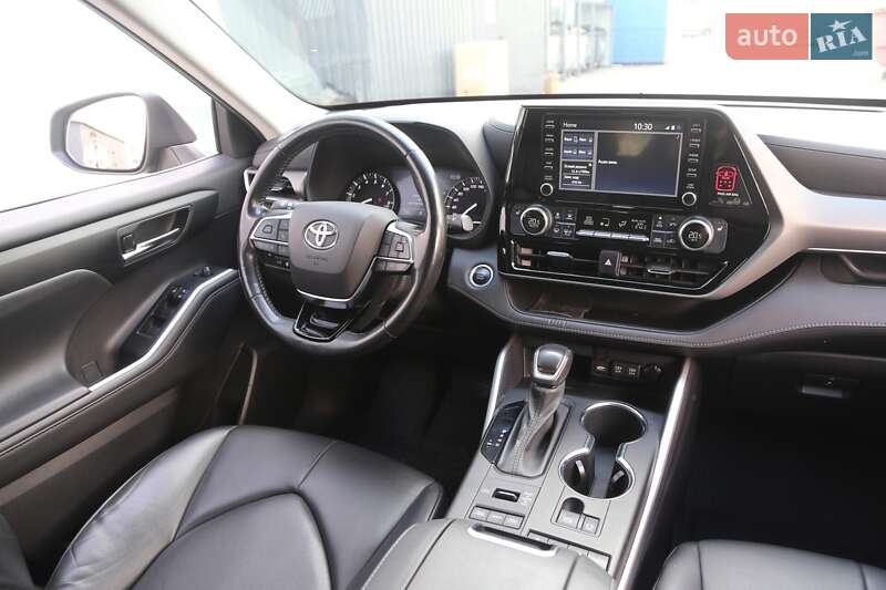 Внедорожник / Кроссовер Toyota Highlander 2020 в Киеве