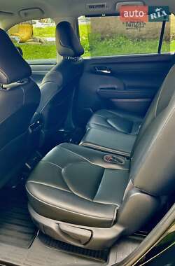 Позашляховик / Кросовер Toyota Highlander 2021 в 