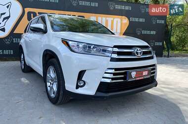 Внедорожник / Кроссовер Toyota Highlander 2016 в Хмельницком