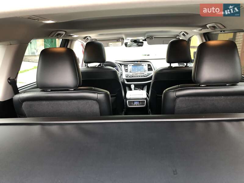 Внедорожник / Кроссовер Toyota Highlander 2017 в Киеве