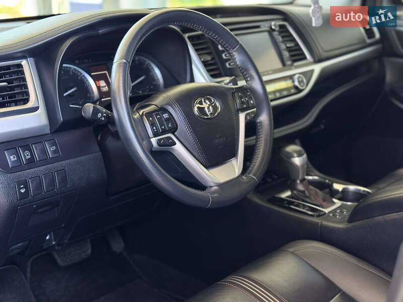 Позашляховик / Кросовер Toyota Highlander 2019 в Миколаєві