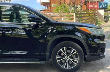 Внедорожник / Кроссовер Toyota Highlander 2016 в 