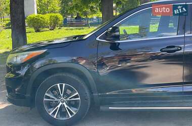 Внедорожник / Кроссовер Toyota Highlander 2016 в 