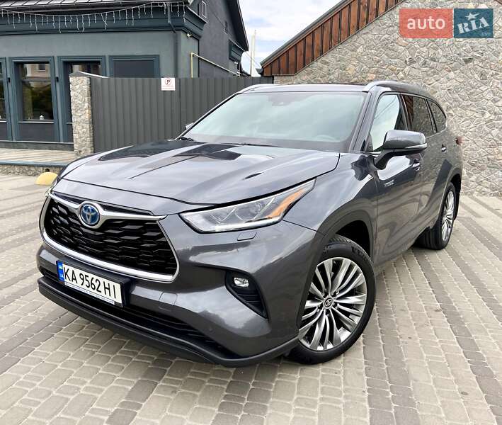 Позашляховик / Кросовер Toyota Highlander 2021 в 