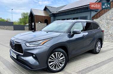 Позашляховик / Кросовер Toyota Highlander 2021 в 