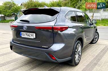 Позашляховик / Кросовер Toyota Highlander 2021 в 