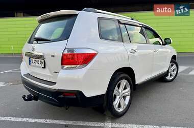 Позашляховик / Кросовер Toyota Highlander 2013 в 