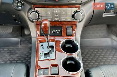 Позашляховик / Кросовер Toyota Highlander 2013 в 