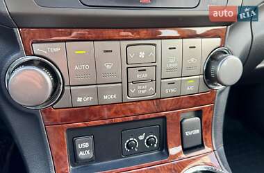 Позашляховик / Кросовер Toyota Highlander 2013 в 