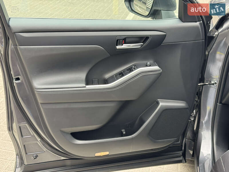 Позашляховик / Кросовер Toyota Highlander 2023 в Києві