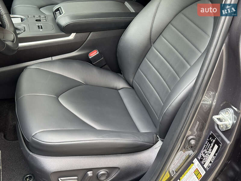 Позашляховик / Кросовер Toyota Highlander 2023 в Києві