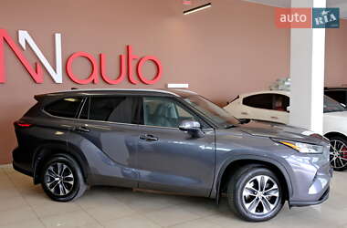 Внедорожник / Кроссовер Toyota Highlander 2023 в 