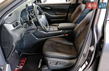 Внедорожник / Кроссовер Toyota Highlander 2023 в 
