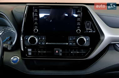 Внедорожник / Кроссовер Toyota Highlander 2023 в 