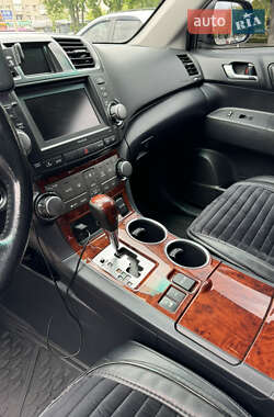 Внедорожник / Кроссовер Toyota Highlander 2012 в Кременчуге