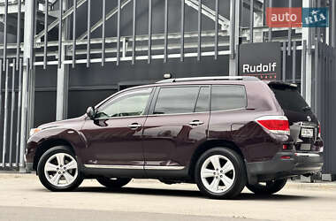 Внедорожник / Кроссовер Toyota Highlander 2012 в 