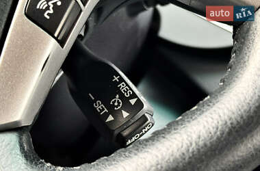 Внедорожник / Кроссовер Toyota Highlander 2012 в 