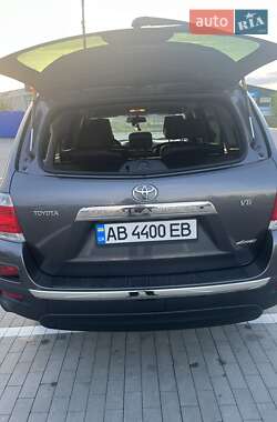 Внедорожник / Кроссовер Toyota Highlander 2012 в 