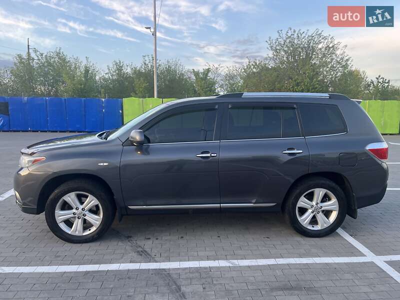 Внедорожник / Кроссовер Toyota Highlander 2012 в 