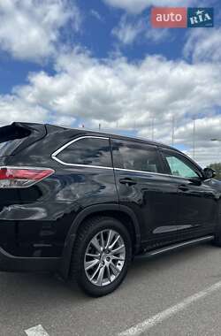 Внедорожник / Кроссовер Toyota Highlander 2014 в Киеве