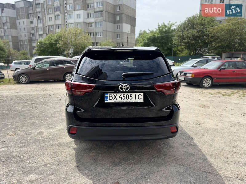 Позашляховик / Кросовер Toyota Highlander 2016 в Хмельницькому