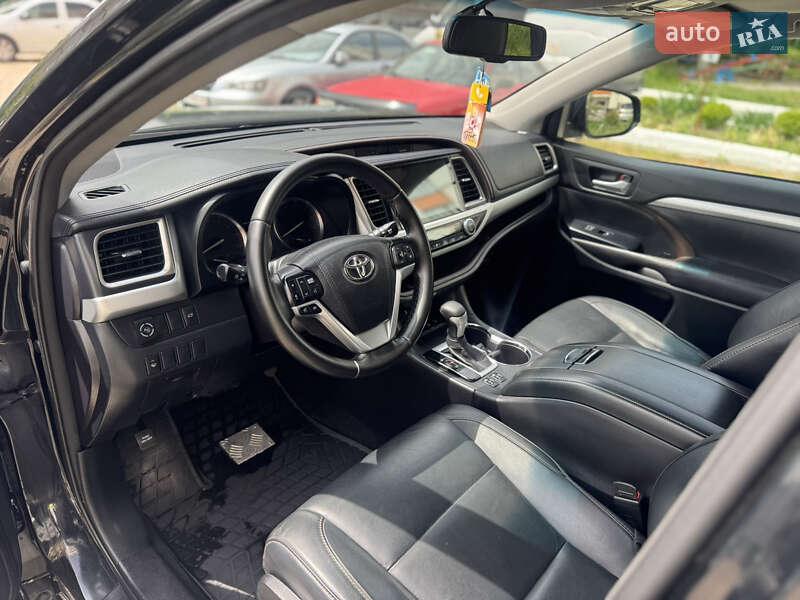 Позашляховик / Кросовер Toyota Highlander 2016 в Хмельницькому