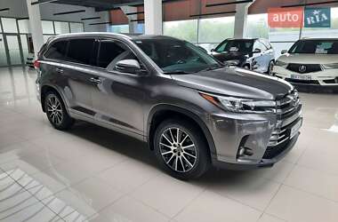 Внедорожник / Кроссовер Toyota Highlander 2020 в Хмельницком