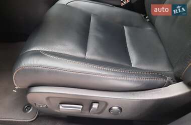 Позашляховик / Кросовер Toyota Highlander 2020 в 