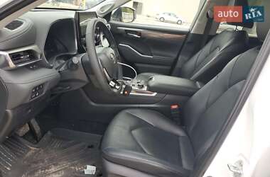 Внедорожник / Кроссовер Toyota Highlander 2024 в 