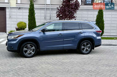 Внедорожник / Кроссовер Toyota Highlander 2016 в 