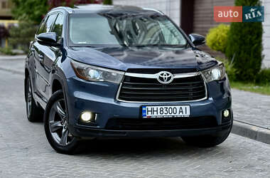 Внедорожник / Кроссовер Toyota Highlander 2016 в 