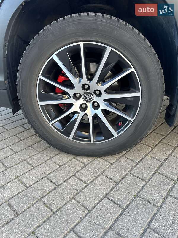 Внедорожник / Кроссовер Toyota Highlander 2017 в Киеве