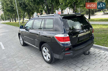 Позашляховик / Кросовер Toyota Highlander 2012 в 