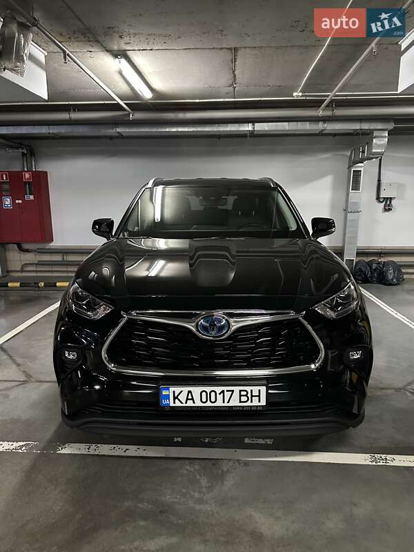 Позашляховик / Кросовер Toyota Highlander 2021 в 