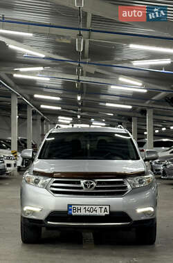 Позашляховик / Кросовер Toyota Highlander 2012 в 
