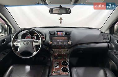 Позашляховик / Кросовер Toyota Highlander 2012 в 