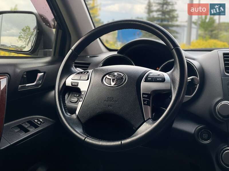 Внедорожник / Кроссовер Toyota Highlander 2012 в Днепре