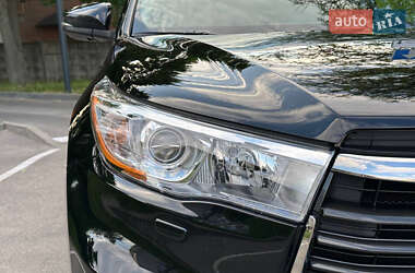 Внедорожник / Кроссовер Toyota Highlander 2014 в 