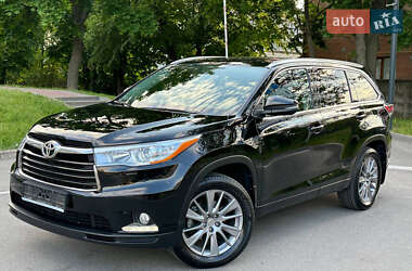 Внедорожник / Кроссовер Toyota Highlander 2014 в 