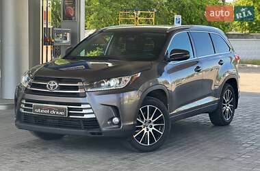 Позашляховик / Кросовер Toyota Highlander 2019 в 