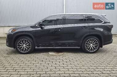 Позашляховик / Кросовер Toyota Highlander 2019 в 