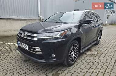 Позашляховик / Кросовер Toyota Highlander 2019 в 