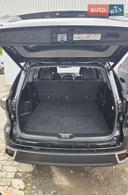 Позашляховик / Кросовер Toyota Highlander 2019 в 